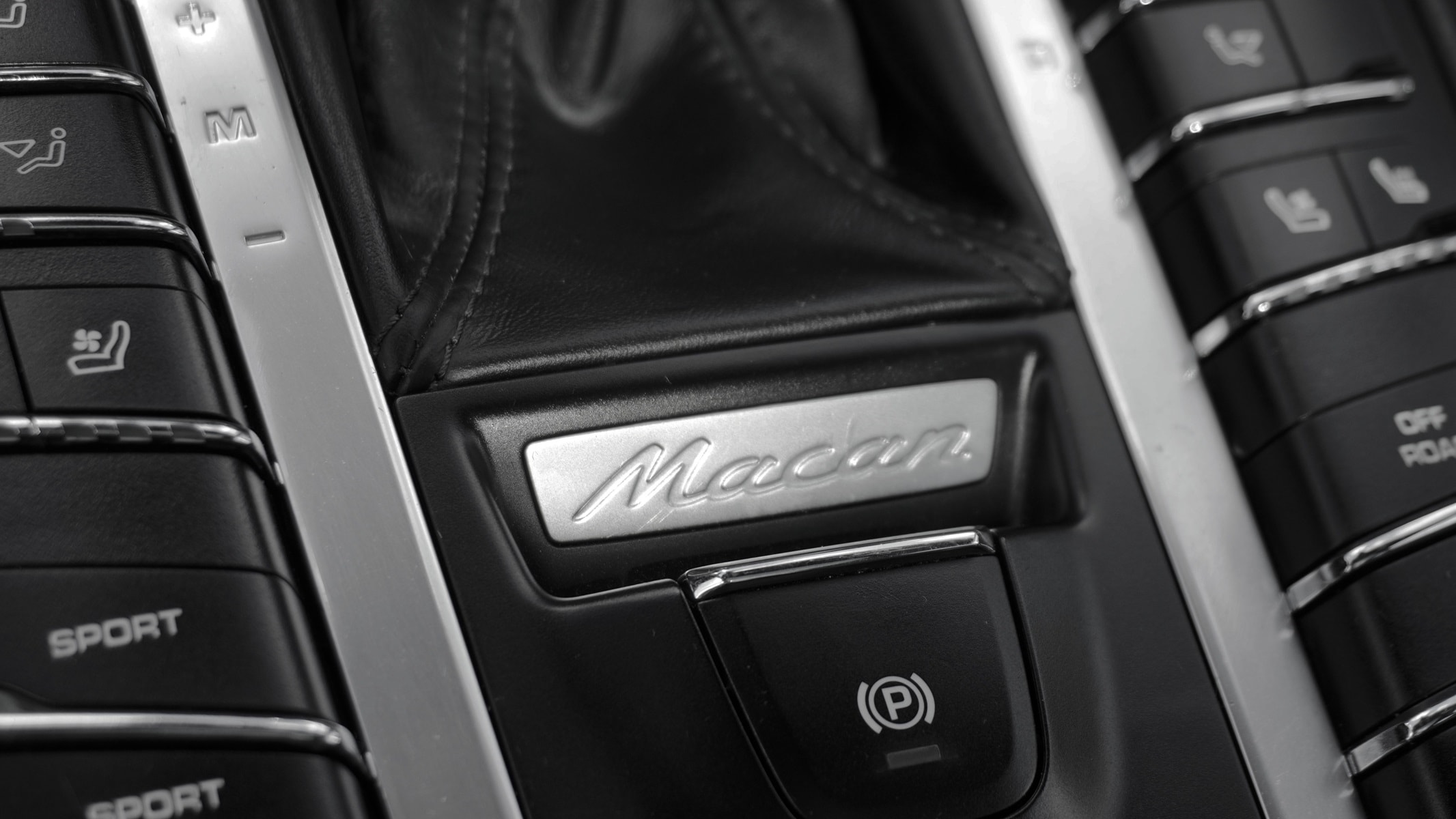 Porsche Macan steering wheel controls closeup