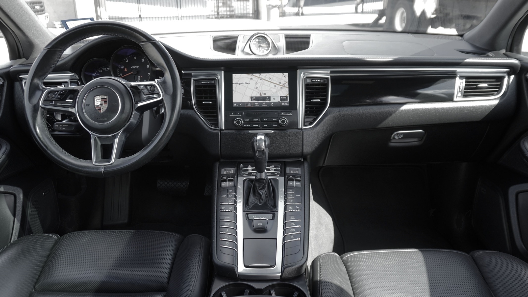 Porsche Macan interior dashboard view